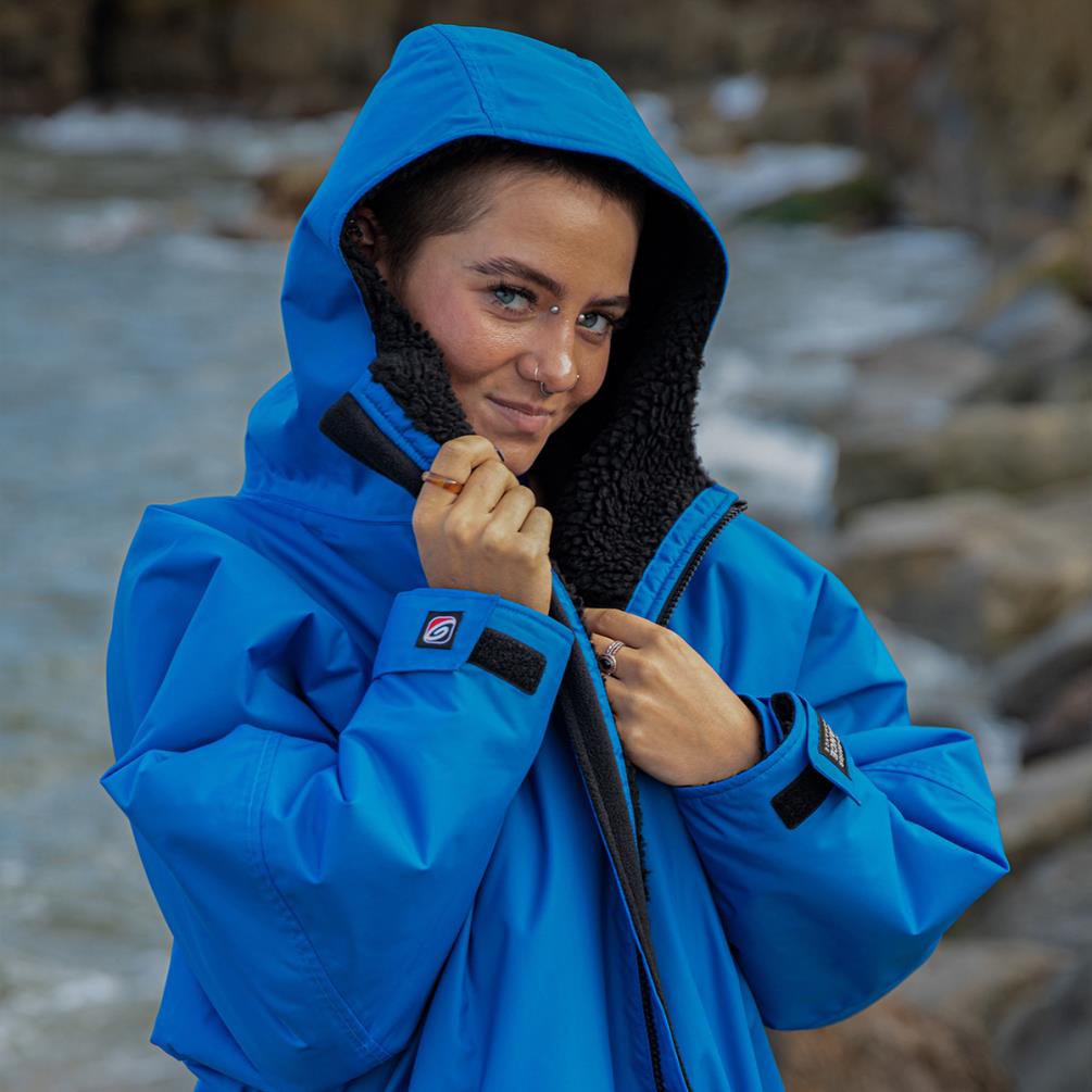 dryrobe Advance Long Sleeve Changing Robe - Cobalt Blue / Black Extra Image 5